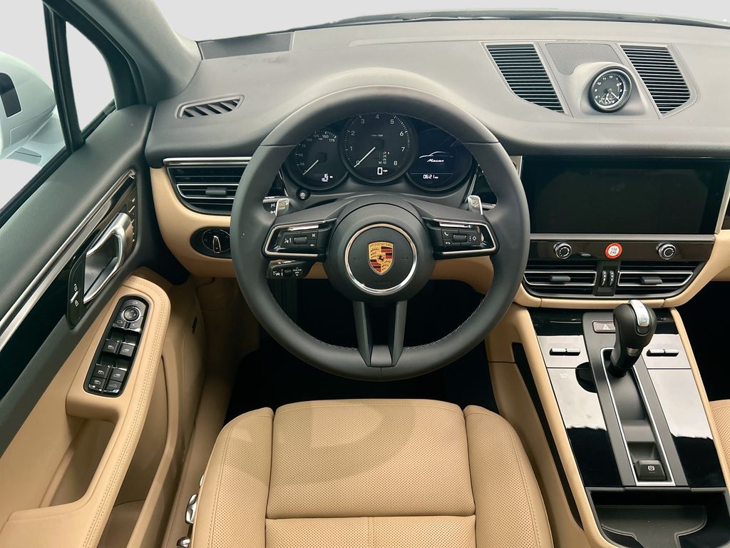 Thumbnail: 2026 Porsche Macan - 12