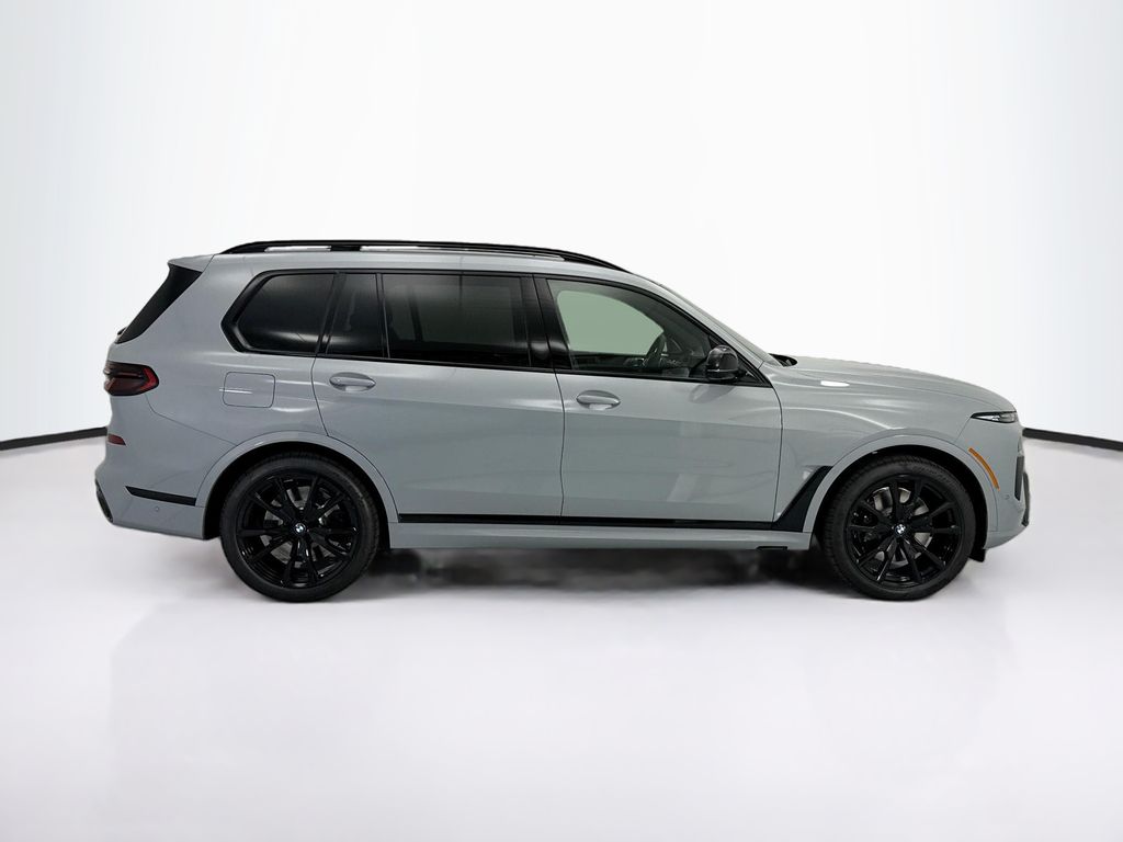 Thumbnail: 2027 BMW X7 - 4