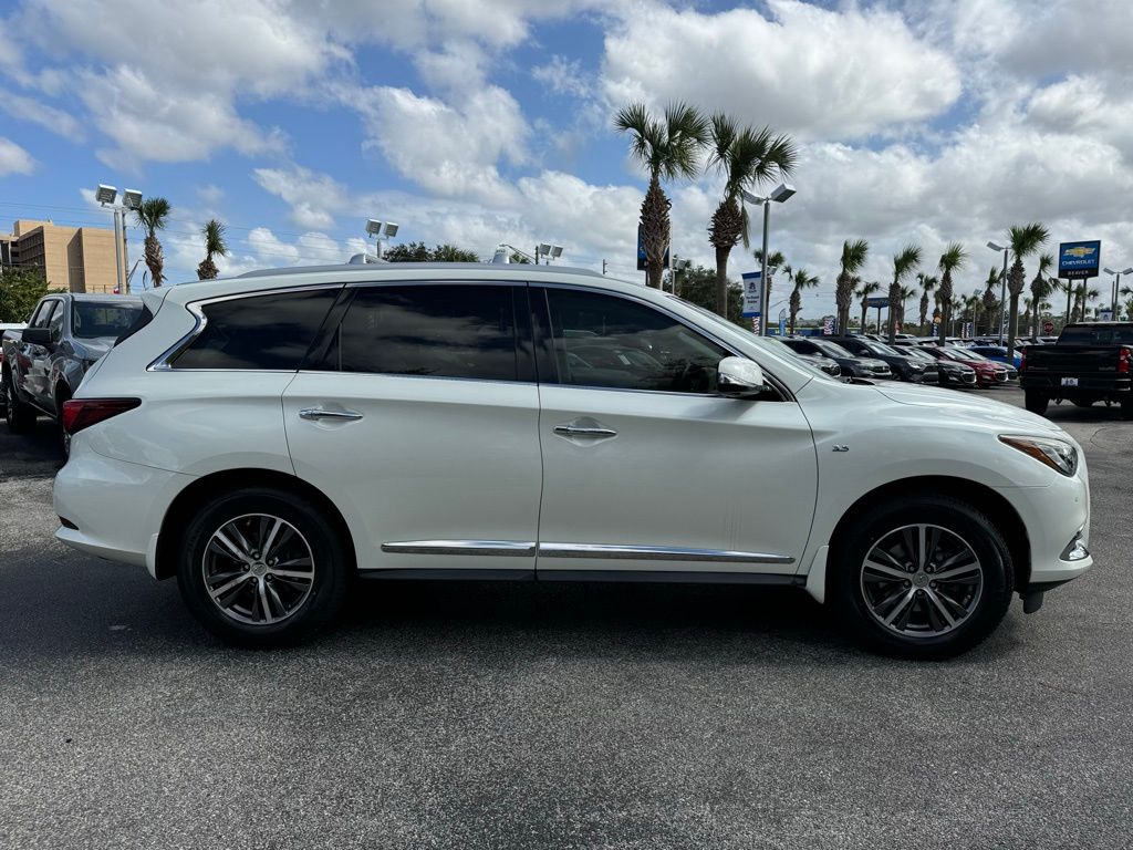 2019 INFINITI QX60 LUXE 9