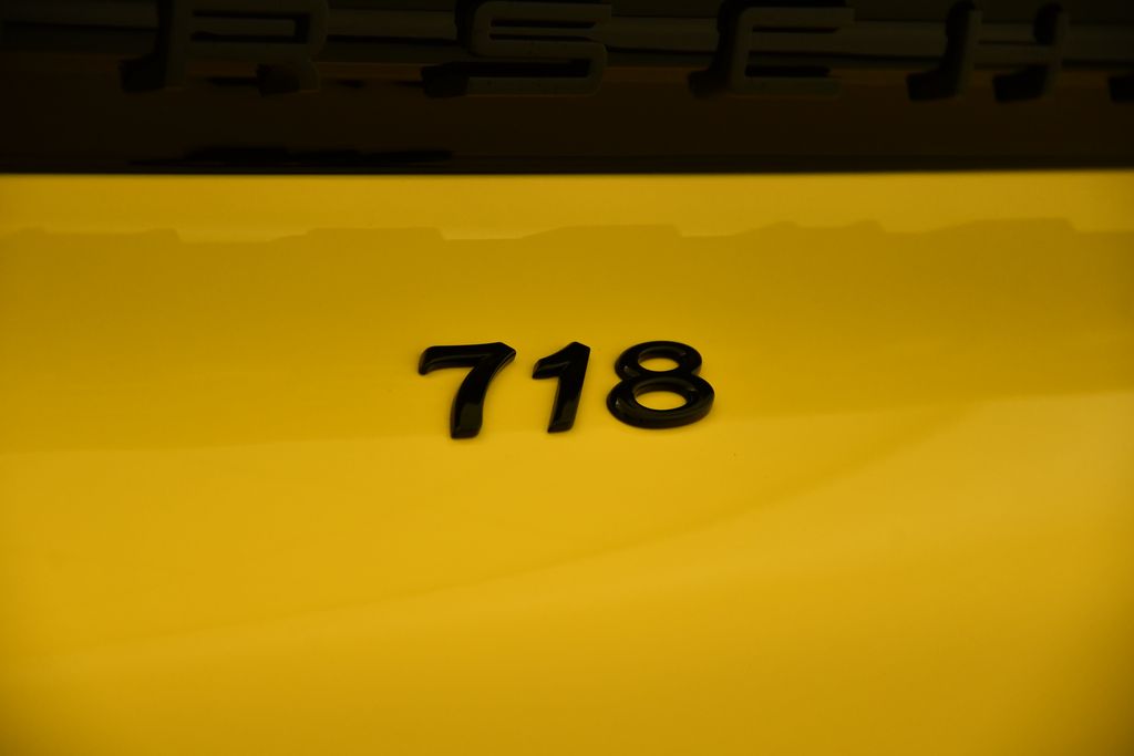 2024 Porsche 718 Cayman  10