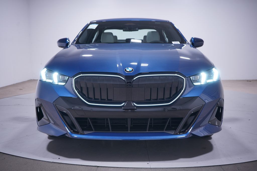 Thumbnail: 2027 BMW 5 Series - 4