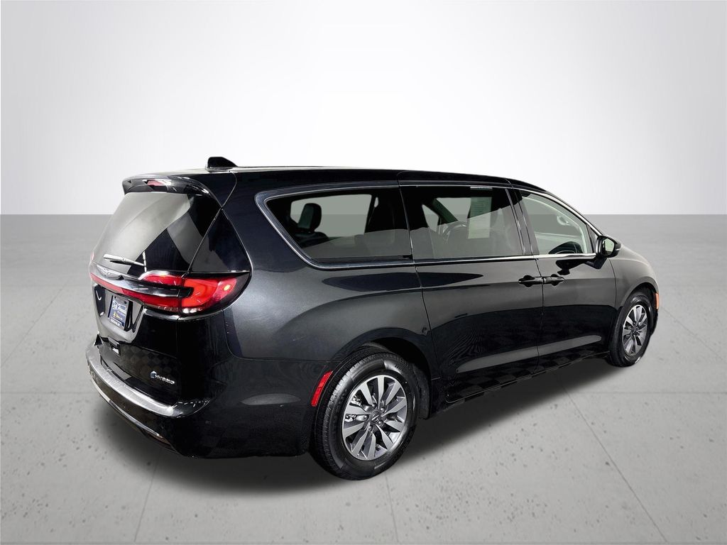 2023 Chrysler Pacifica Hybrid Touring L