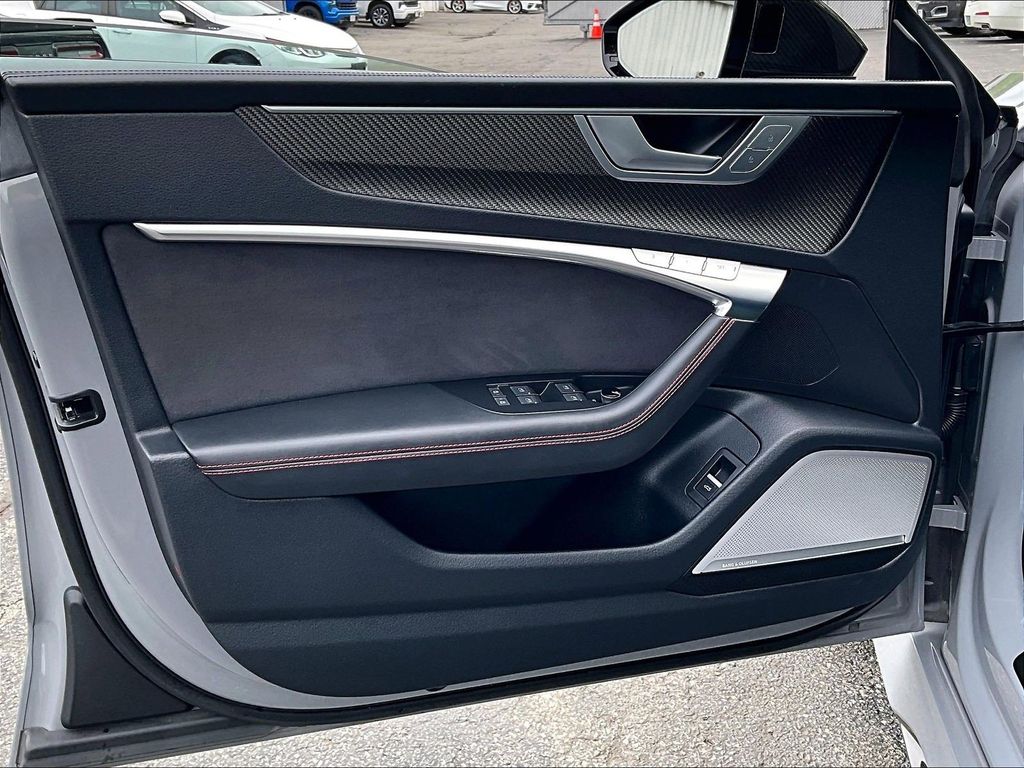 2023 Audi RS 7 — photo 9
