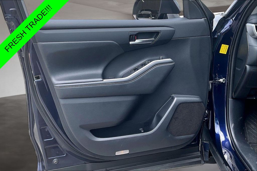 Used 2021 Toyota Highlander SUV
