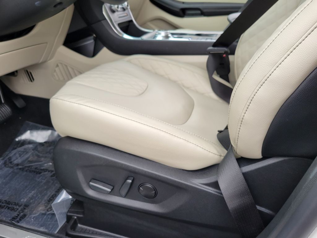 Thumbnail: 2024 Ford Edge - 26