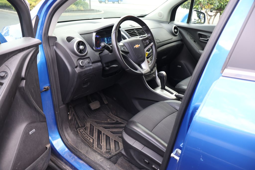 Thumbnail: 2015 Chevrolet Trax - 11