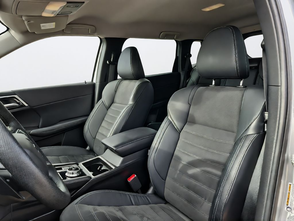 2023 Mitsubishi Outlander SE Silver at North Houston Mitsubishi