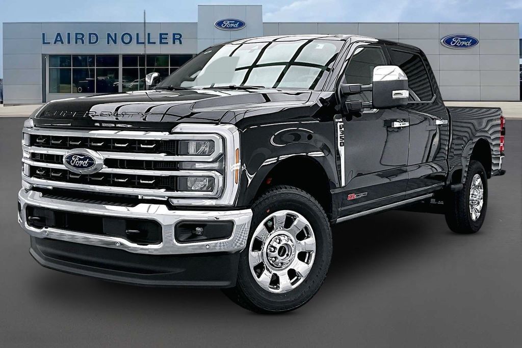 Agate Black Metallic 2026 Ford F-350 Super Duty Pickup Truck Four-Wheel Drive Automatic