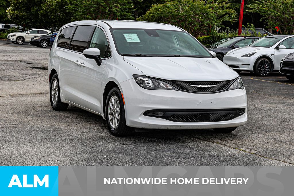 Used 2023 White Chrysler LX image 4