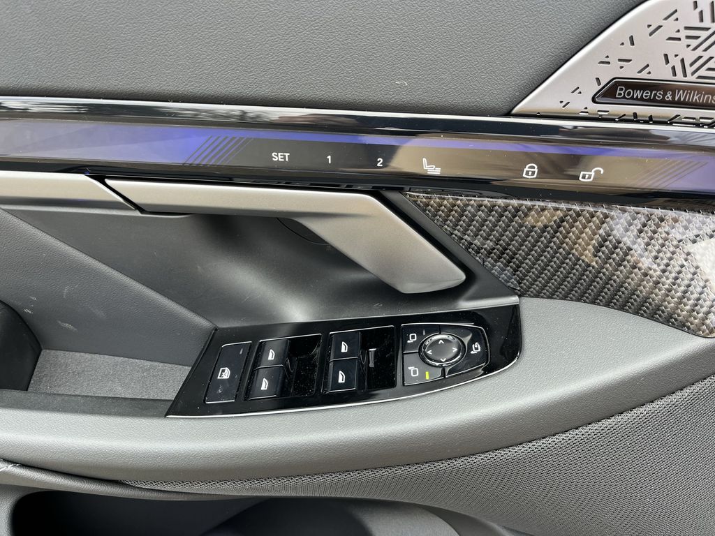 Thumbnail: 2026 BMW M5 - 13