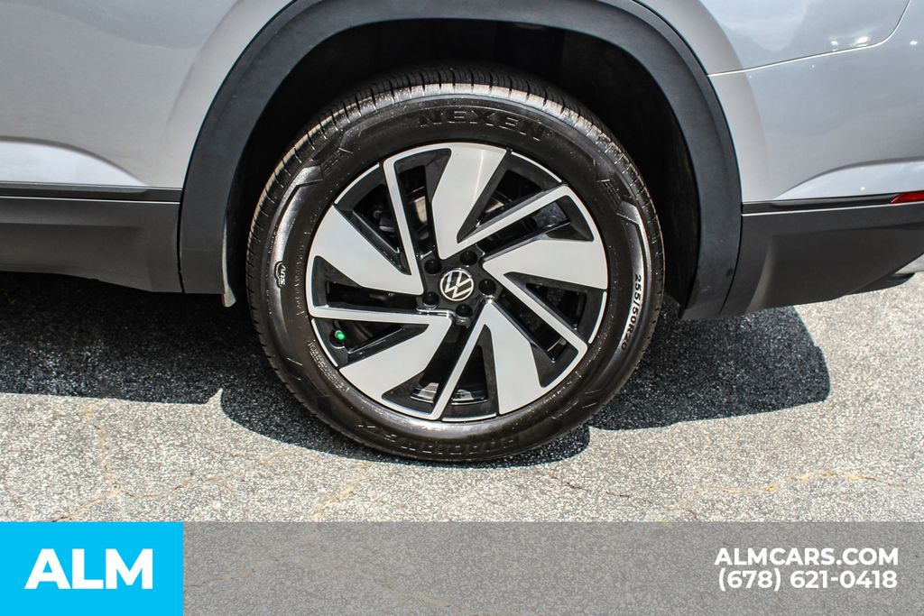 Used 2026 Silver Volkswagen 2.0T SE w/Technology image 15