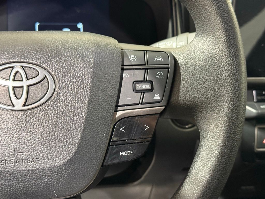 2025 Toyota Camry LE 23