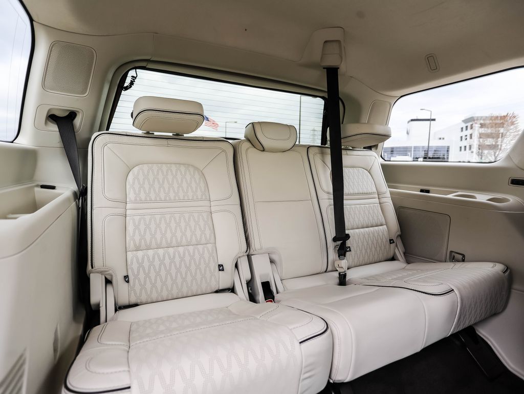 Thumbnail: 2022 Lincoln Navigator - 29