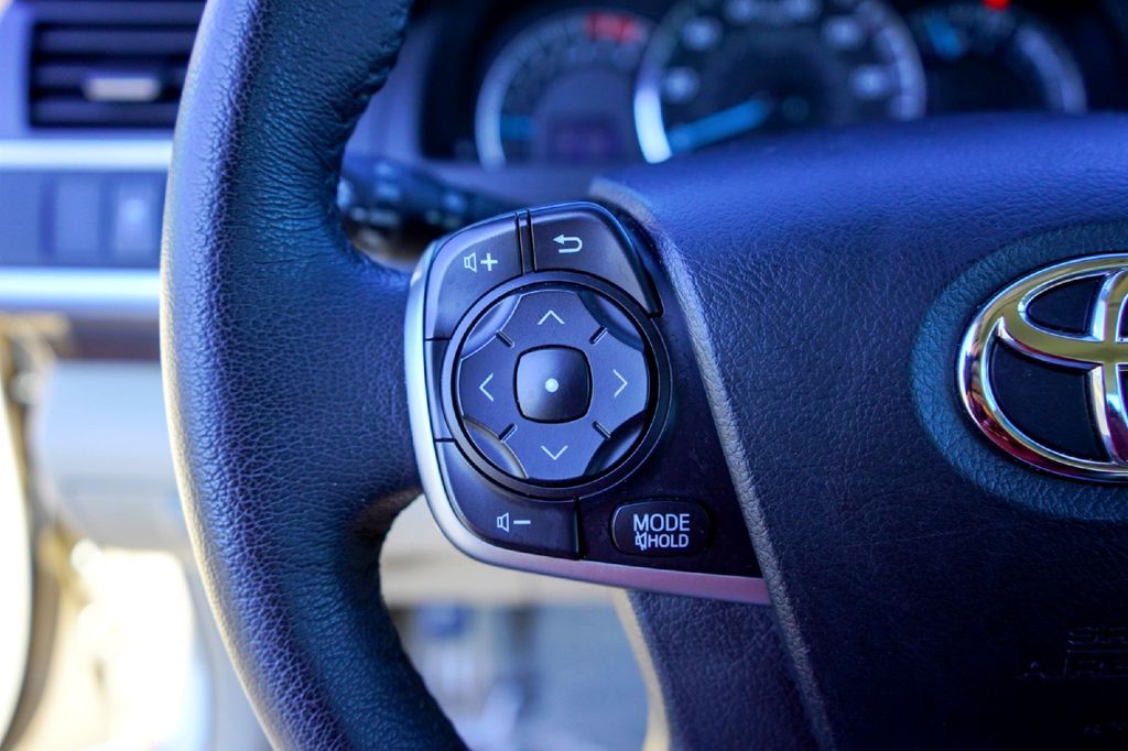 Used Car 2012 Toyota Camry  Xle For Sale Under $12,000 In Taylor, Texas