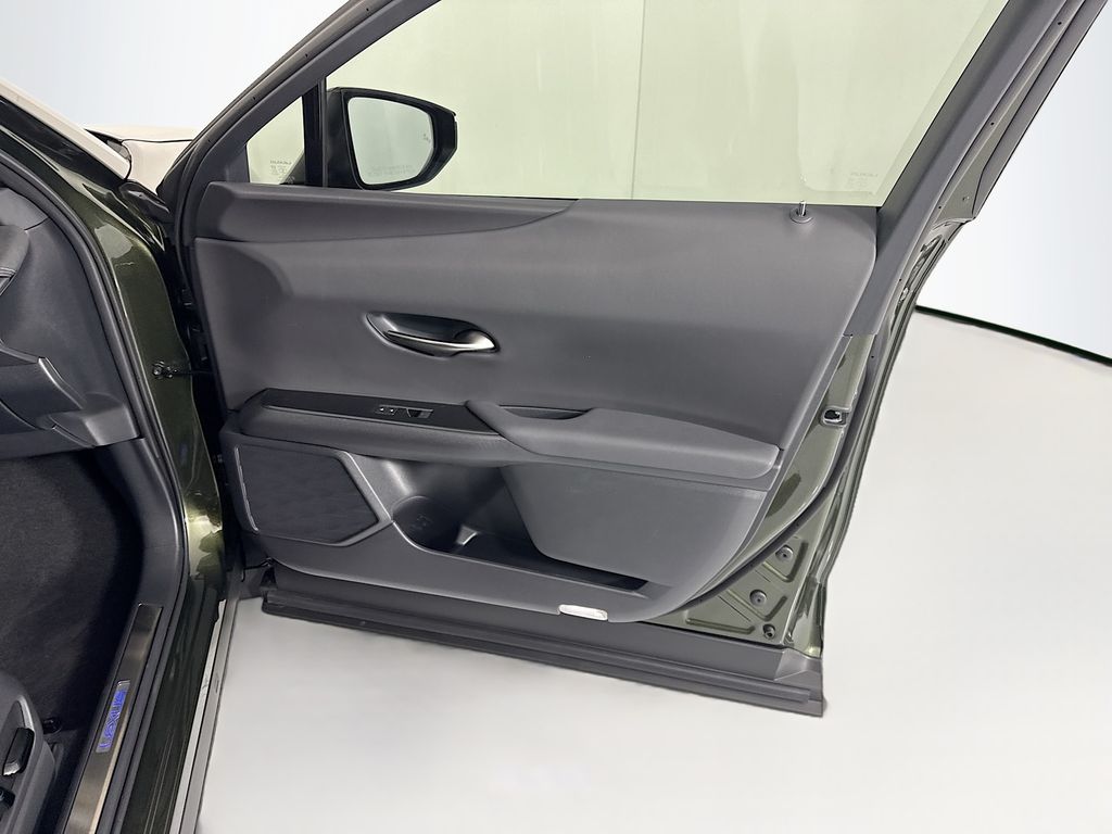 Thumbnail: 2026 Lexus UX - 26