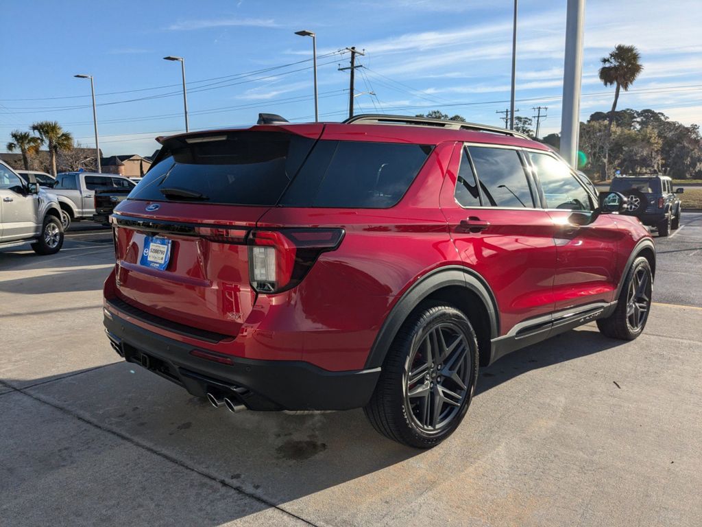 2025 Ford Explorer ST