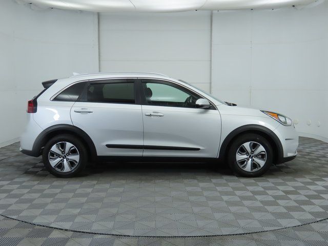Thumbnail: 2019 Kia Niro - 4