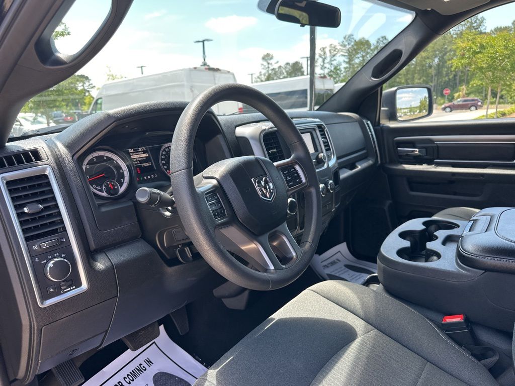2024 Diamond Black Crystal Pearlcoat Ram 1500 Classic Warlock RWD Truck