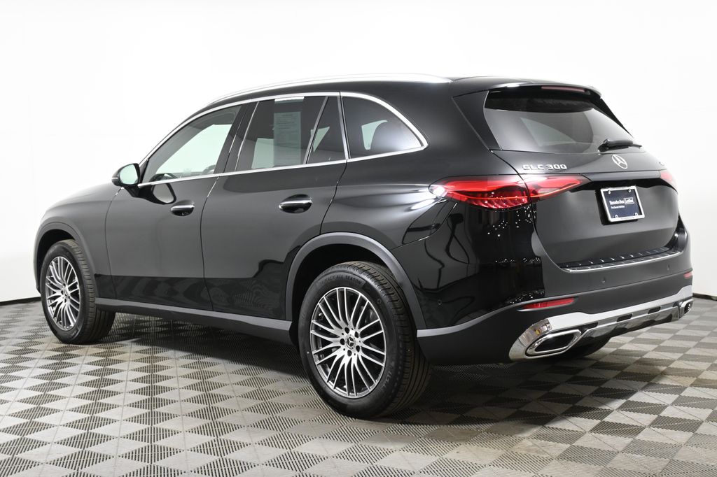 2025 Mercedes-Benz GLC 300 5