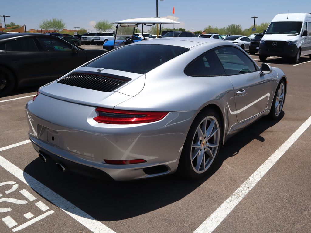 Thumbnail: 2017 Porsche 911 - 4