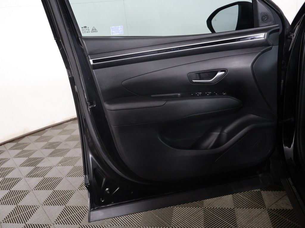 Used 2023 Black Hyundai SEL image 19