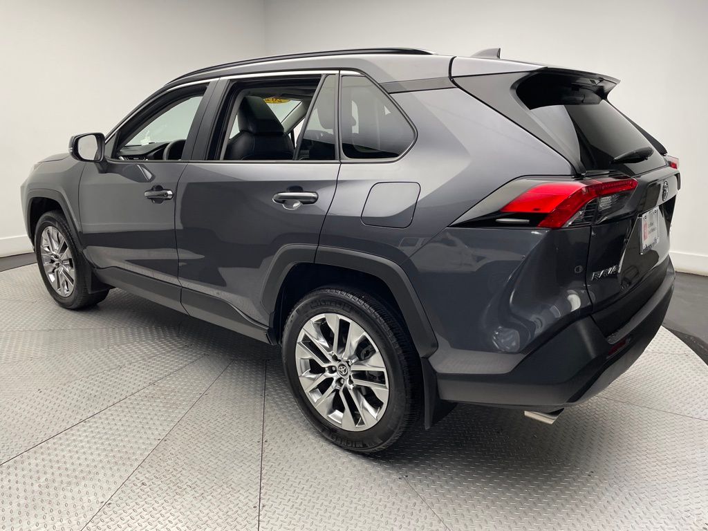 2022 Toyota RAV4 XLE Premium 7