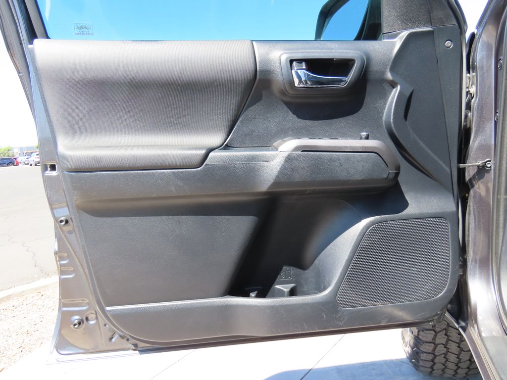 2018 Toyota Tacoma Limited 23