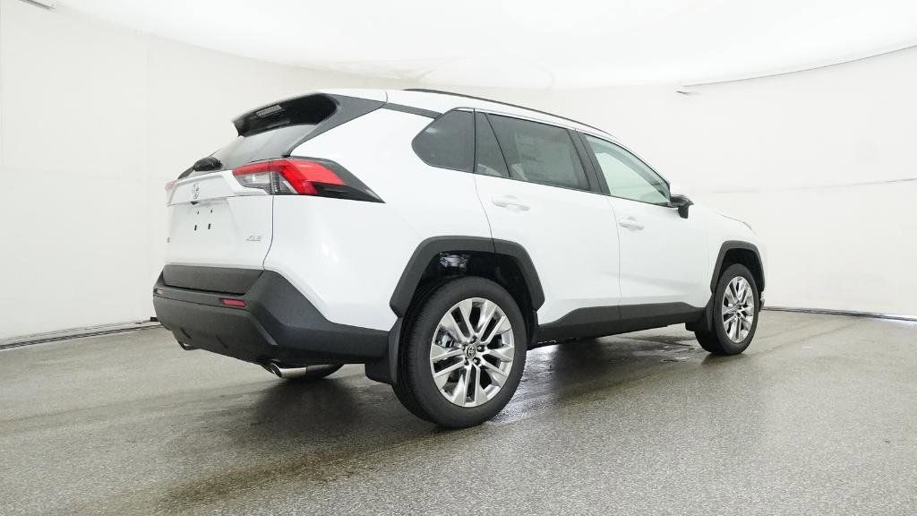 Thumbnail: 2025 Toyota RAV4 - 17