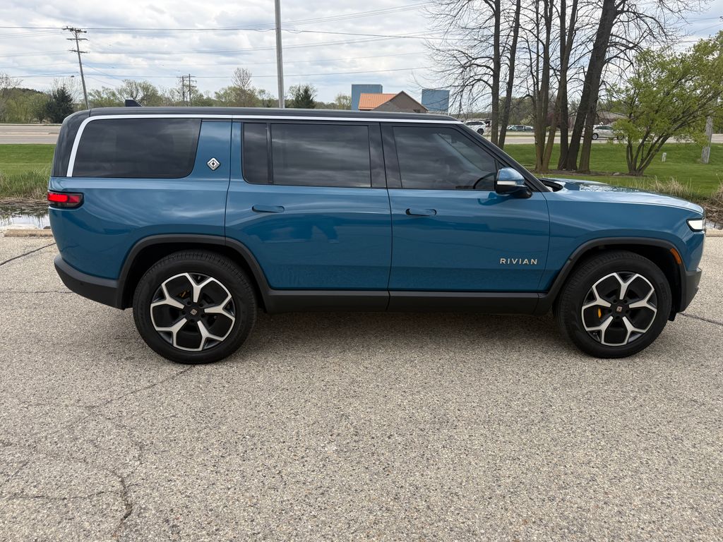 Rivian R1S