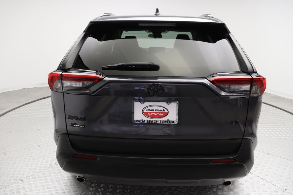 2021 Toyota RAV4 LE 10