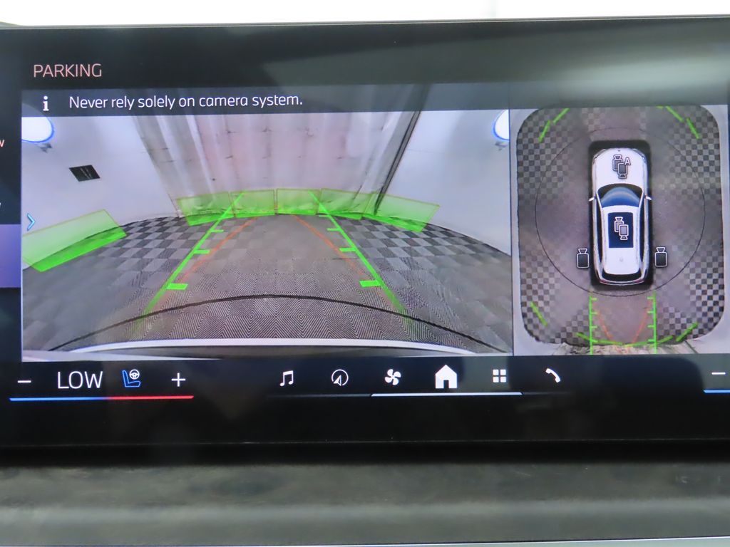 Thumbnail: 2026 BMW X5 - 16