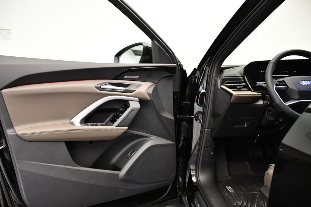 Thumbnail: 2025 Audi Q5 - 31