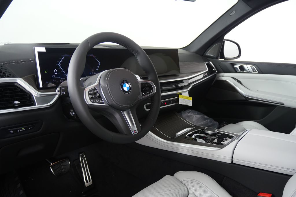 Thumbnail: 2026 BMW X5 - 13