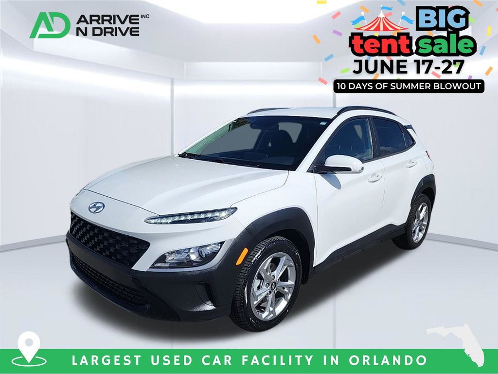 Lunar White 2022 Hyundai Kona SEL FWD SUV / Crossover Front-Wheel Drive Continuously Variable Transmission