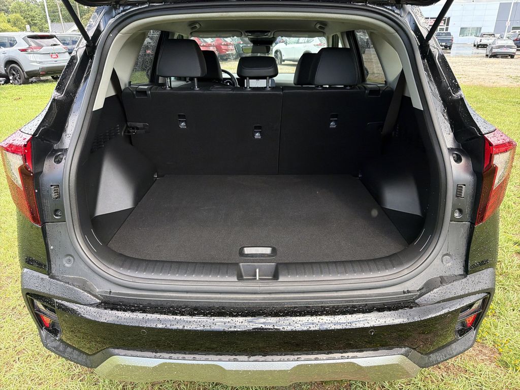Used 2025 Kia Seltos SUV