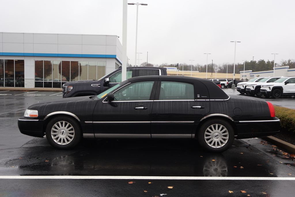Thumbnail: 2004 Lincoln Town Car - 7