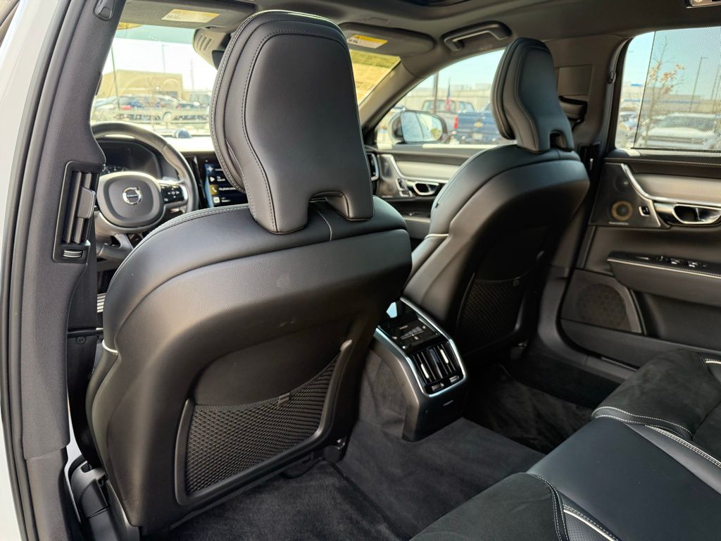 Thumbnail: 2020 Volvo S90 - 23