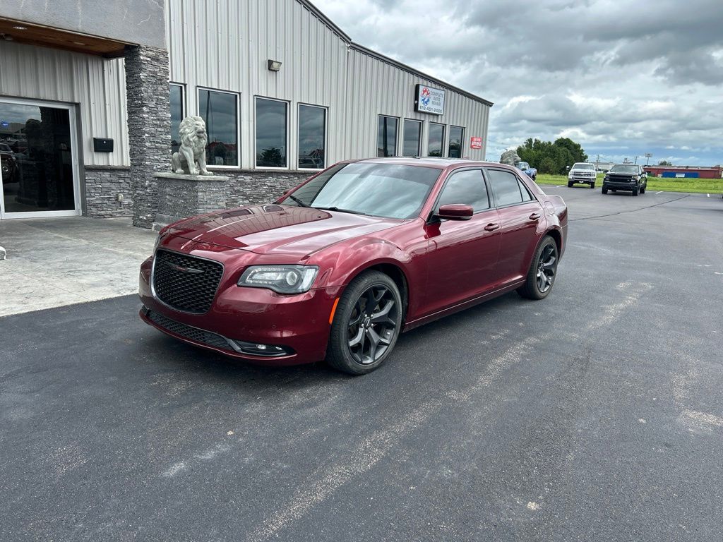 Velvet Red Pearlcoat 2022 Chrysler 300 Sedan Rear-Wheel Drive 8-Speed Automatic
