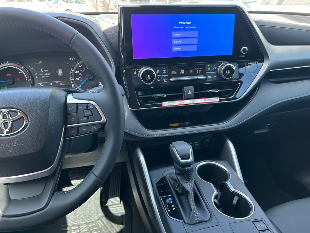 New 2026 Toyota Highlander Hybrid SUV