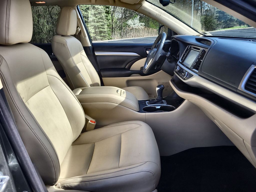 2016 Toyota Highlander XLE 6
