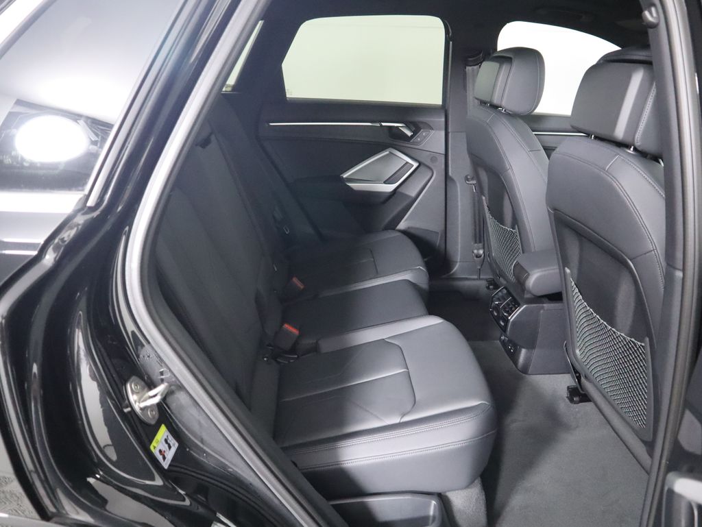 Thumbnail: 2025 Audi Q3 - 23