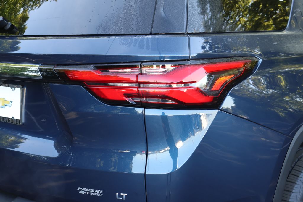 Thumbnail: 2023 Chevrolet Traverse - 9