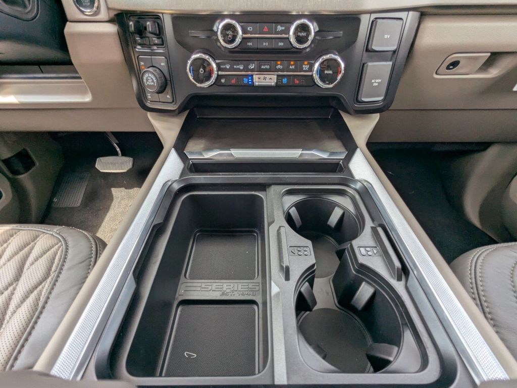 2025 Ford F-250 Super Duty Platinum