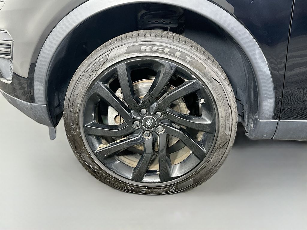 Used 2018 Black Land Rover SE image 33