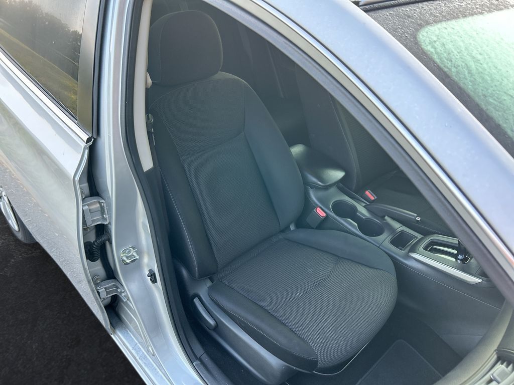 Thumbnail: 2019 Nissan Sentra - 29