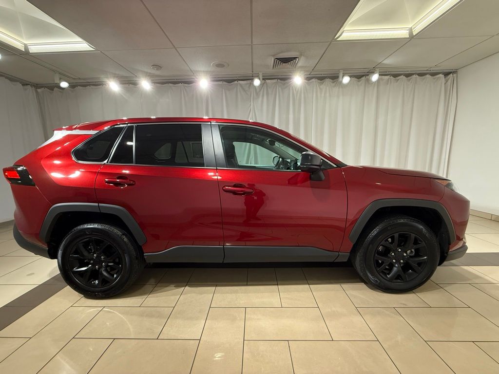 Thumbnail: 2022 Toyota RAV4 - 6