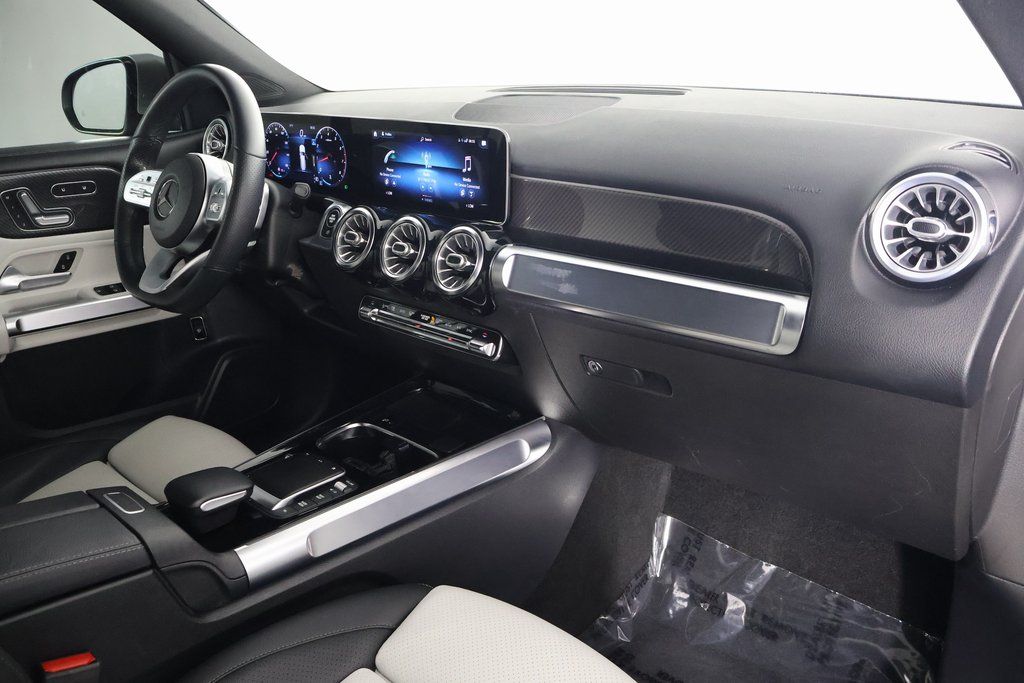 Thumbnail: 2021 Mercedes-Benz GLB - 9