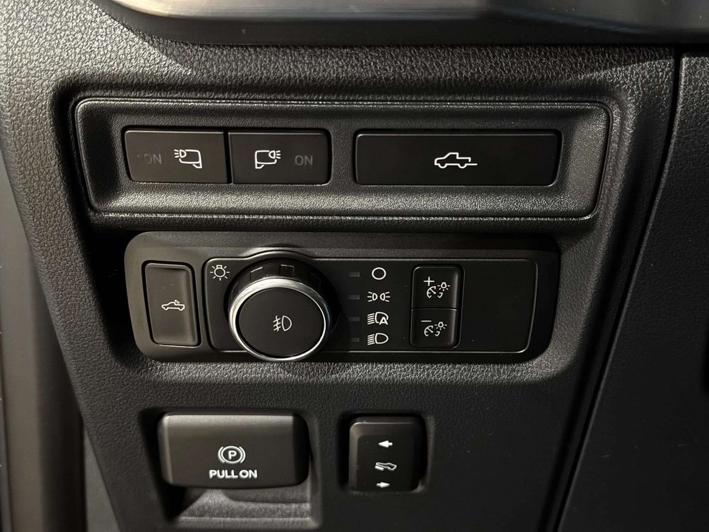 Used 2022 Agate Black Metallic Ford Lariat image 18
