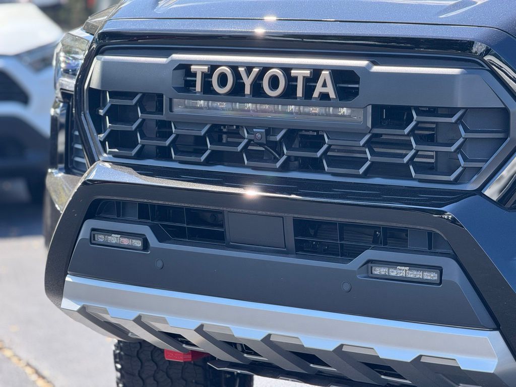 2025 Toyota Tacoma Trailhunter Double Cab photo 6