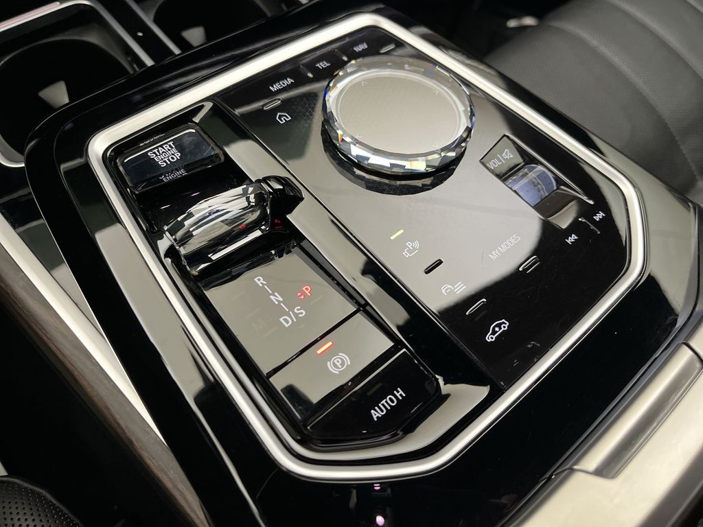 Thumbnail: 2023 BMW 7 Series - 20